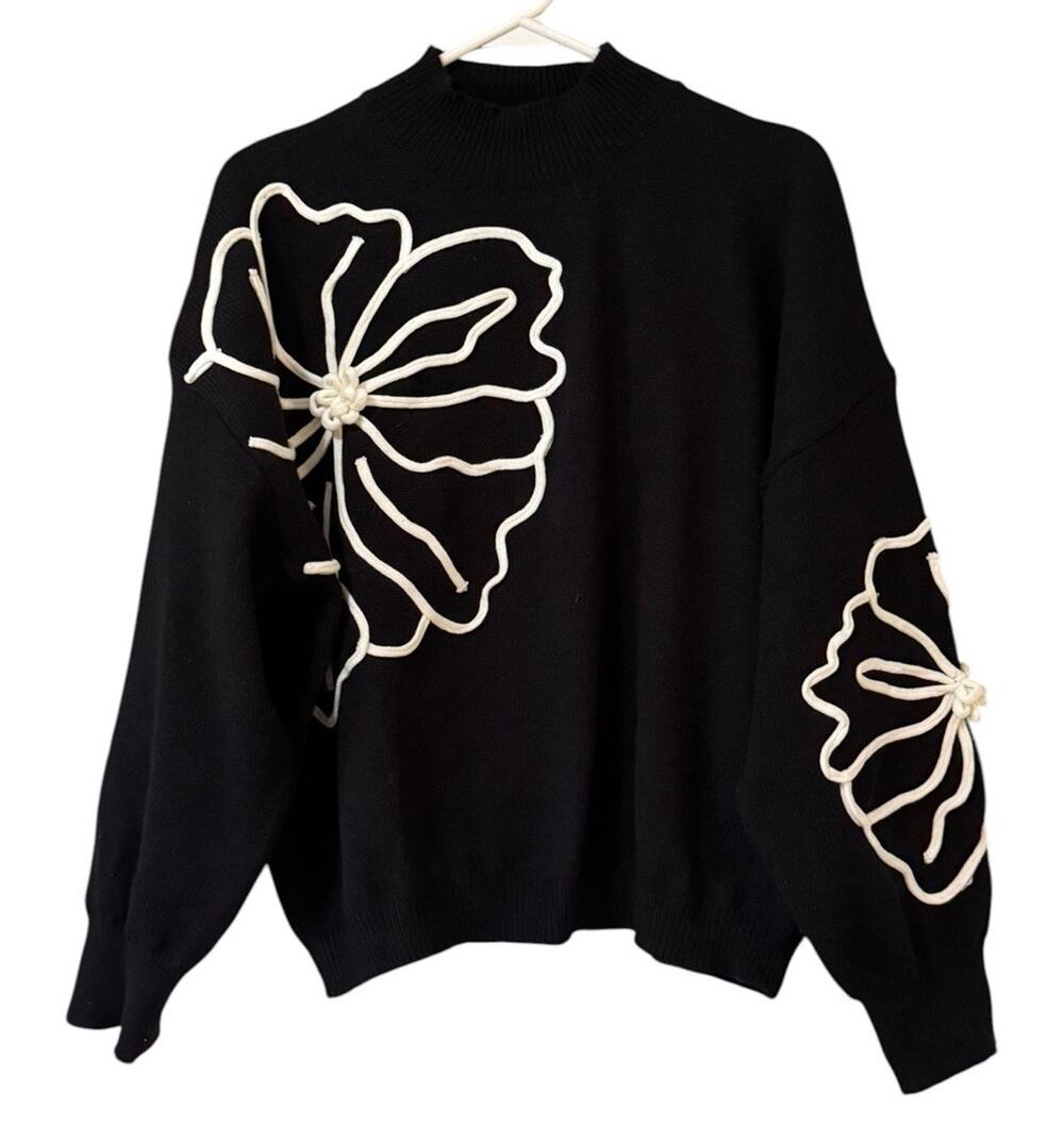 Cupshe Women Size Large Sweater Embroidered Flowers Cottagecore Chic CUTE NWT